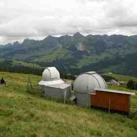 Zu Besuch bei der Sternwarte von Radek Chromik und Bernhard Blank. Foto © Manuel Jung